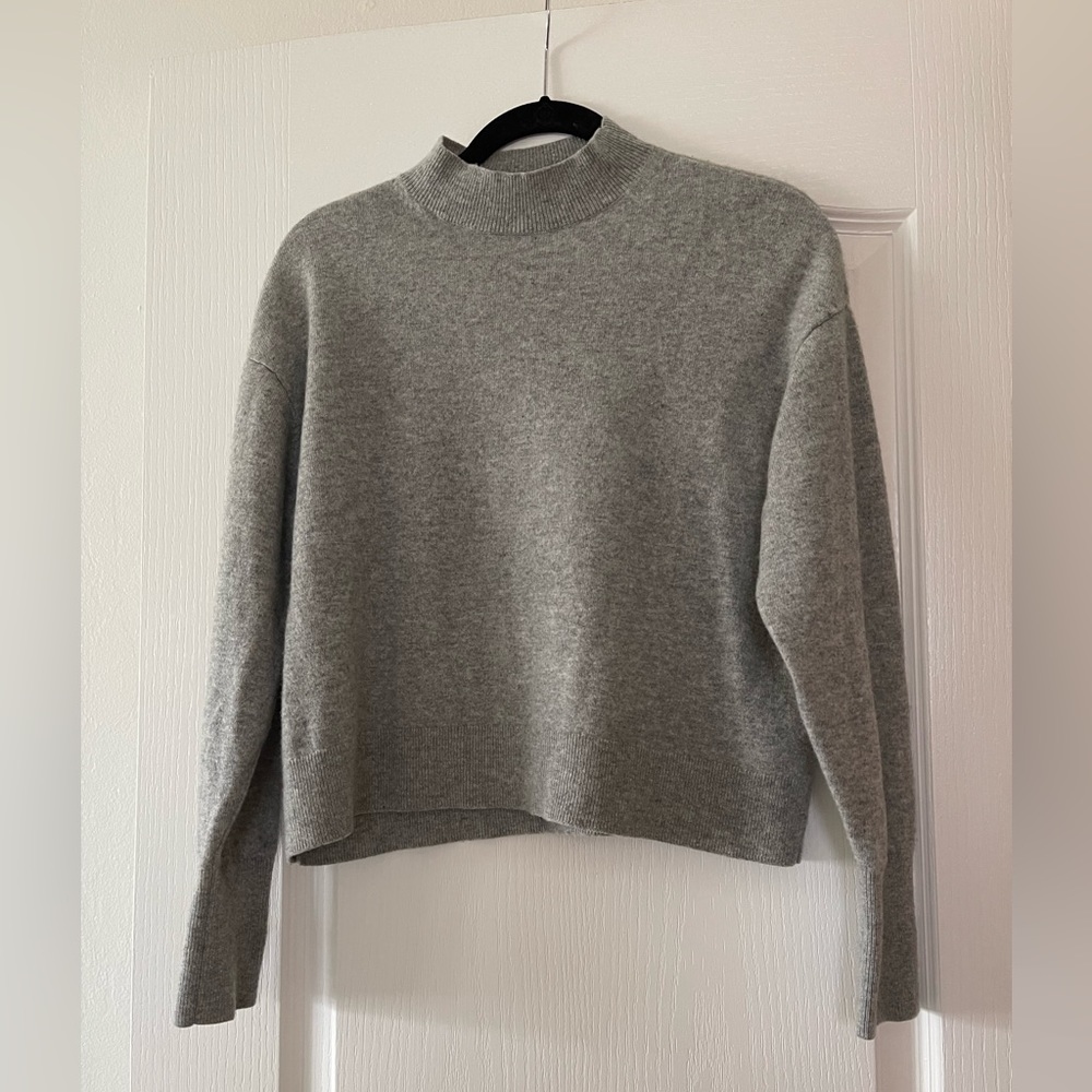 Everlane Mockneck Cashmere Sweater